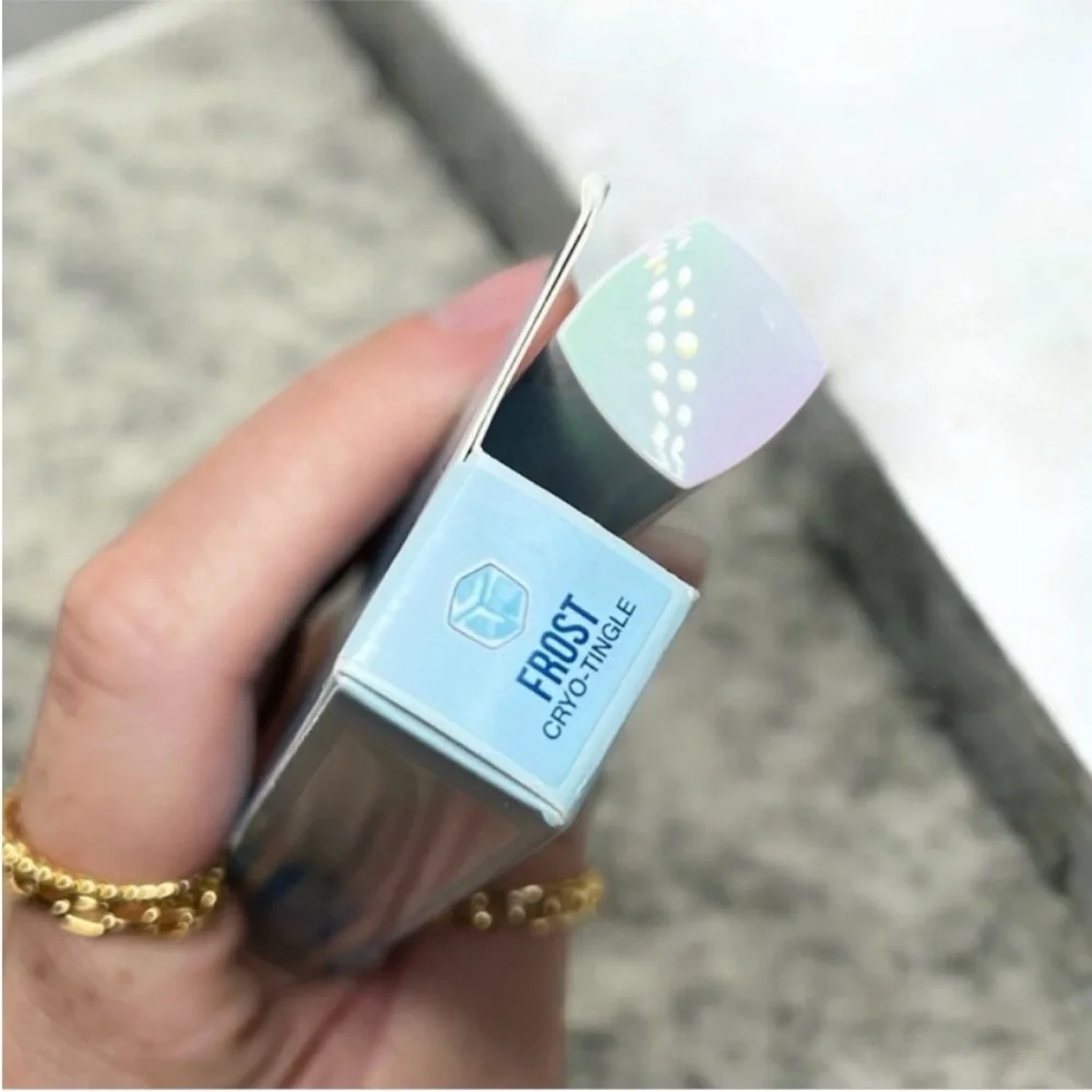 Huda Beauty Cooling Lip Plumper in ICY NIB